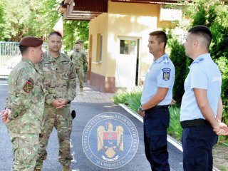 Schimb de experiență româno-americană la Jandarmeria Dâmbovița